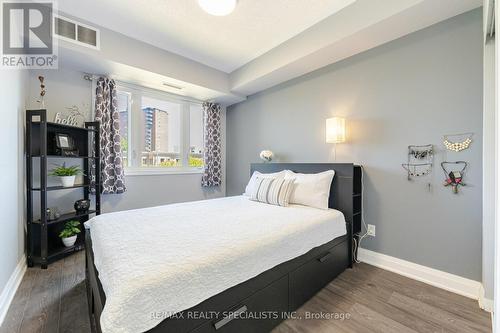 319 - 570 Lolita Gardens, Mississauga (Mississauga Valleys), ON - Indoor Photo Showing Bedroom