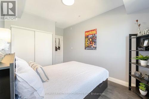 319 - 570 Lolita Gardens, Mississauga (Mississauga Valleys), ON - Indoor Photo Showing Bedroom