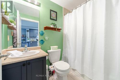 319 - 570 Lolita Gardens, Mississauga (Mississauga Valleys), ON - Indoor Photo Showing Bathroom