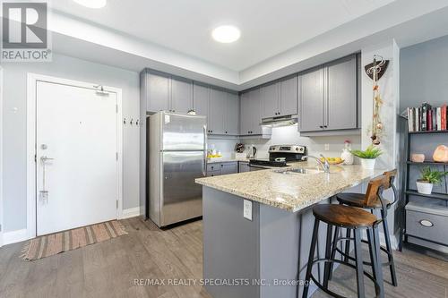 319 - 570 Lolita Gardens, Mississauga, ON - Indoor Photo Showing Kitchen With Stainless Steel Kitchen