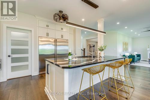 1227 Grace Drive, Oakville, ON - Indoor Photo Showing Kitchen With Upgraded Kitchen