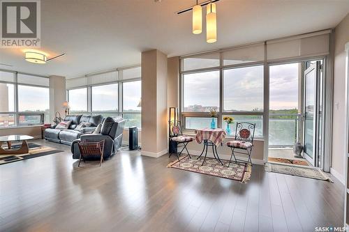 502 2300 Broad Street, Regina, SK - Indoor Photo Showing Living Room