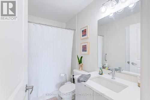 407 - 2550 Castlegate Crossing, Pickering, ON - Indoor Photo Showing Bathroom