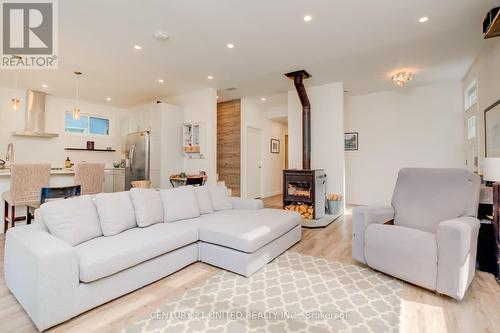 66 Pine Grove Road, Trent Hills, ON - Indoor Photo Showing Living Room