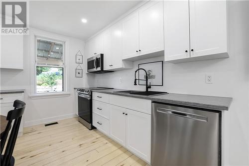 4 Groves Street, Douglas, ON - Indoor Photo Showing Kitchen