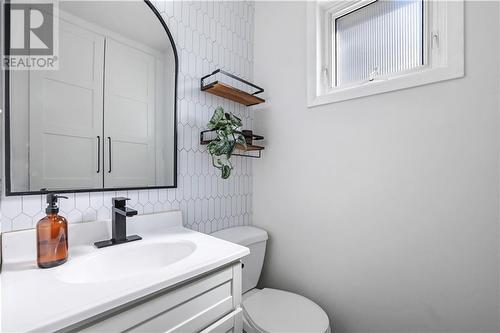 4 Groves Street, Douglas, ON - Indoor Photo Showing Bathroom