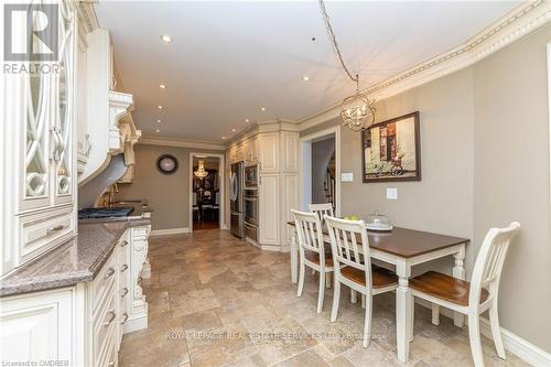 2123 Kawartha Crescent, Mississauga, ON - Indoor Photo Showing Dining Room