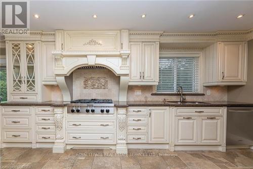 2123 Kawartha Crescent, Mississauga (Sheridan), ON - Indoor Photo Showing Kitchen