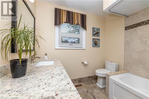 2123 Kawartha Crescent, Mississauga (Sheridan), ON - Indoor Photo Showing Bathroom