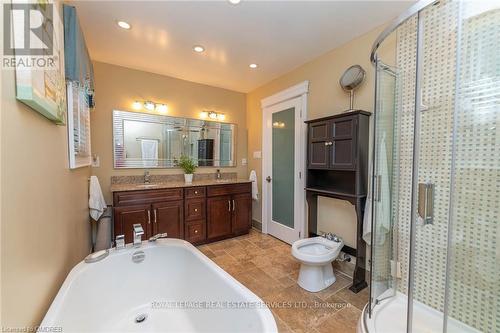 2123 Kawartha Crescent, Mississauga (Sheridan), ON - Indoor Photo Showing Bathroom