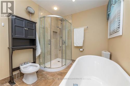 2123 Kawartha Crescent, Mississauga (Sheridan), ON - Indoor Photo Showing Bathroom