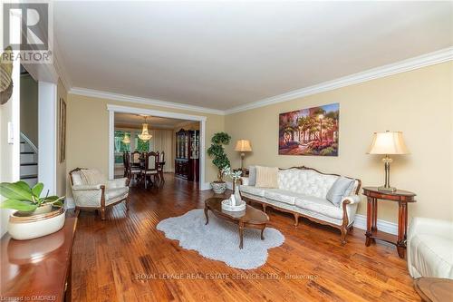 2123 Kawartha Crescent, Mississauga (Sheridan), ON - Indoor Photo Showing Living Room