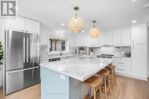 10 Cavotti Crescent, Toronto (Bathurst Manor), ON - Indoor Photo Showing Kitchen With Upgraded Kitchen