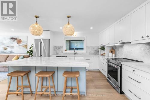 10 Cavotti Crescent, Toronto (Bathurst Manor), ON - Indoor Photo Showing Kitchen With Upgraded Kitchen