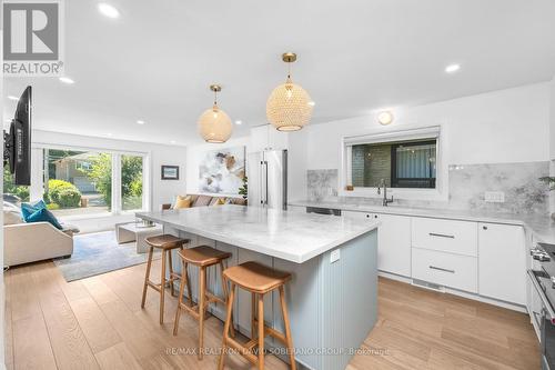 10 Cavotti Crescent, Toronto (Bathurst Manor), ON - Indoor Photo Showing Kitchen With Upgraded Kitchen