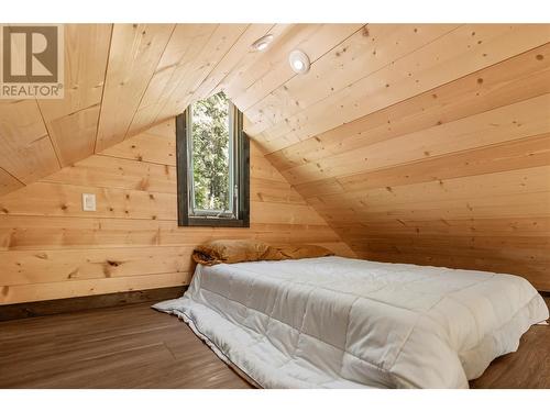 5950 Crouse Creek Forest, Westbridge, BC - Indoor Photo Showing Bedroom