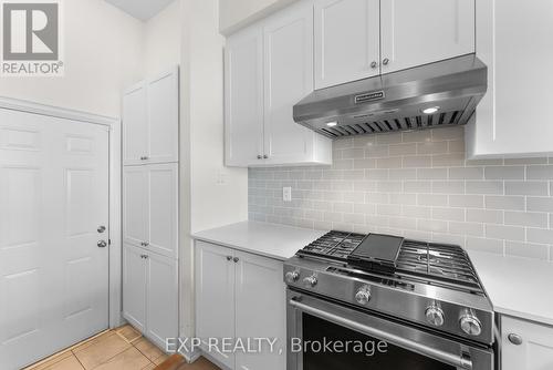 72 Cannery Drive, Niagara-On-The-Lake (St. Davids), ON - Indoor Photo Showing Kitchen