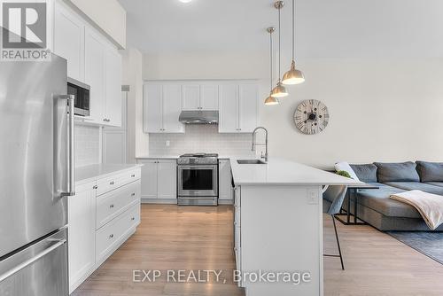 72 Cannery Drive, Niagara-On-The-Lake, ON - Indoor Photo Showing Kitchen With Upgraded Kitchen