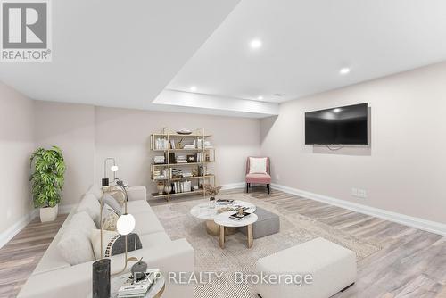 72 Cannery Drive, Niagara-On-The-Lake (St. Davids), ON - Indoor Photo Showing Living Room