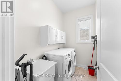 72 Cannery Drive, Niagara-On-The-Lake, ON - Indoor Photo Showing Laundry Room