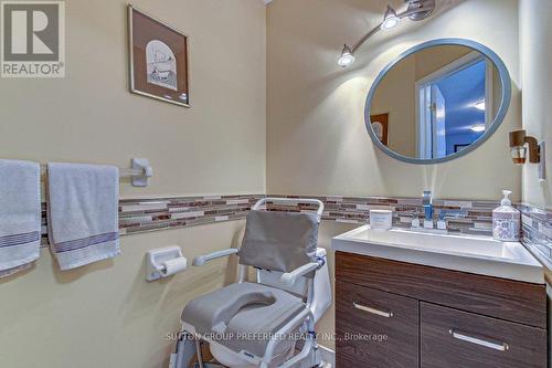 Main floor bathroom - 1302 Blackmaple Drive, London, ON - Indoor Photo Showing Bathroom