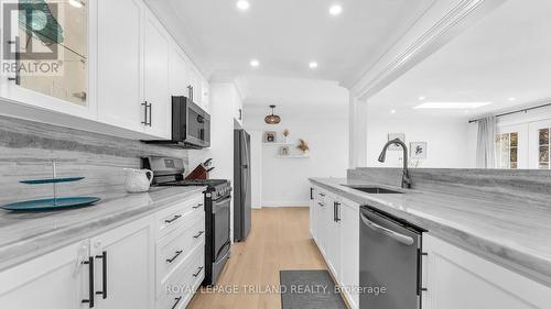 24 - 1500 Richmond Street, London, ON - Indoor Photo Showing Kitchen With Upgraded Kitchen