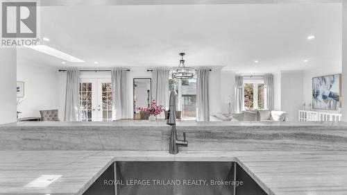 24 - 1500 Richmond Street, London, ON - Indoor Photo Showing Kitchen