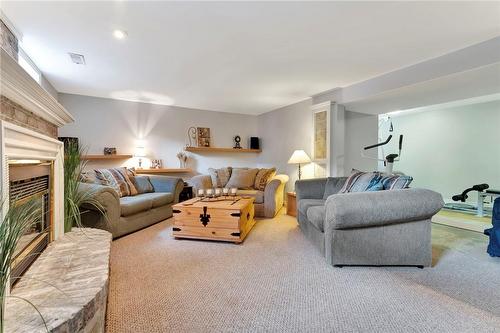 135 Welbourn Drive, Hamilton, ON - Indoor Photo Showing Living Room