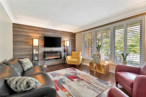 135 Welbourn Drive, Hamilton, ON - Indoor Photo Showing Living Room With Fireplace