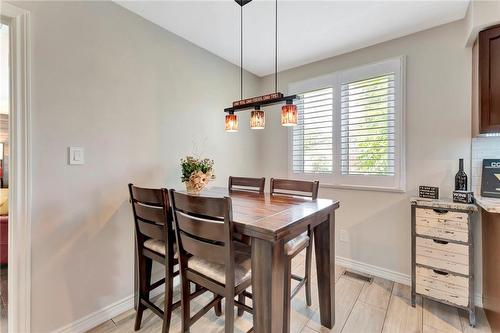 135 Welbourn Drive, Hamilton, ON - Indoor Photo Showing Dining Room