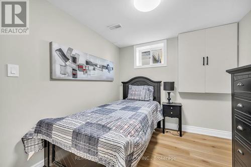 66 Howe Avenue, Hamilton, ON - Indoor Photo Showing Bedroom