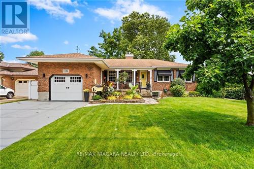 3196 St. George Avenue, Niagara Falls, ON - Outdoor With Facade