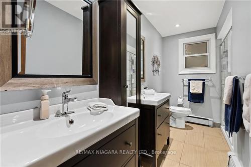 3196 St. George Avenue, Niagara Falls, ON - Indoor Photo Showing Bathroom