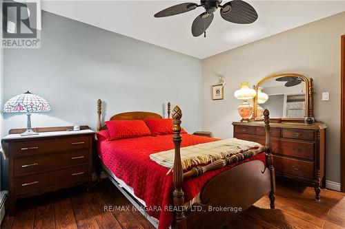 3196 St. George Avenue, Niagara Falls, ON - Indoor Photo Showing Bedroom