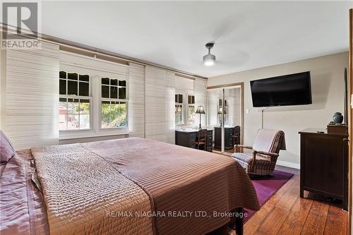 3196 St. George Avenue, Niagara Falls, ON - Indoor Photo Showing Bedroom