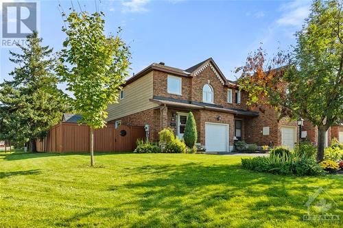 98 Waterton Crescent, Ottawa, ON - Outdoor