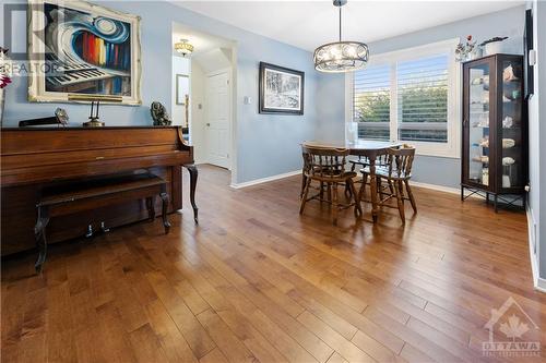 98 Waterton Crescent, Ottawa, ON - Indoor Photo Showing Dining Room