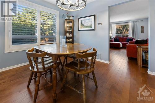 98 Waterton Crescent, Ottawa, ON - Indoor Photo Showing Dining Room