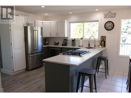 795 Smith  Crescent, Genelle, BC - Indoor Photo Showing Kitchen With Upgraded Kitchen