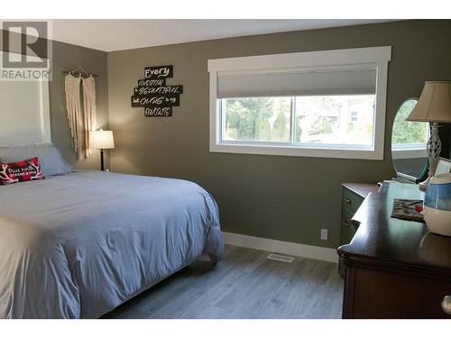 795 Smith  Crescent, Genelle, BC - Indoor Photo Showing Bedroom