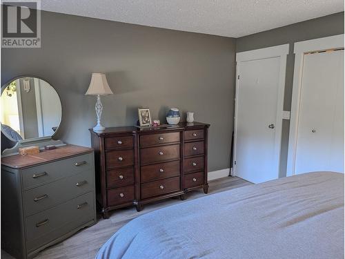 795 Smith  Crescent, Genelle, BC - Indoor Photo Showing Bedroom