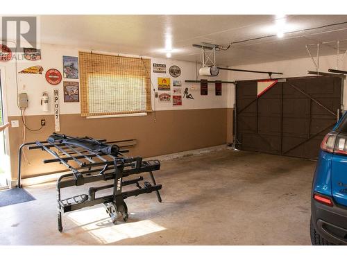 795 Smith  Crescent, Genelle, BC - Indoor Photo Showing Garage