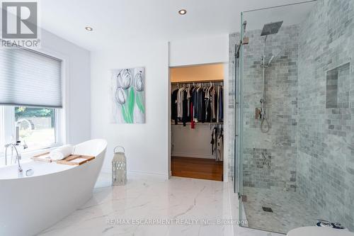 399 Old Brock Road, Hamilton, ON - Indoor Photo Showing Bathroom