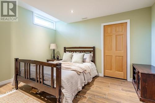 399 Old Brock Road, Hamilton, ON - Indoor Photo Showing Bedroom