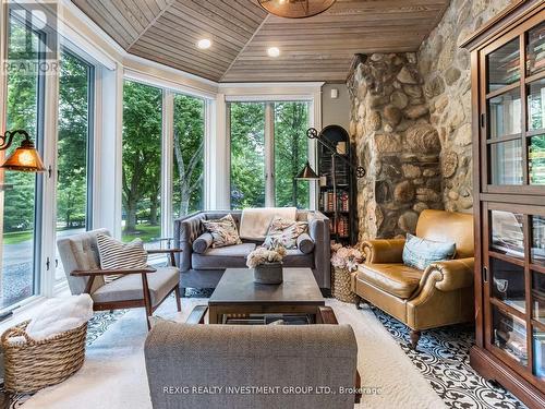 27 Cedar Drive, Caledon, ON - Indoor Photo Showing Living Room