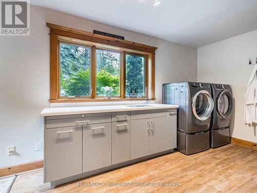 27 Cedar Drive, Caledon, ON - Indoor Photo Showing Laundry Room