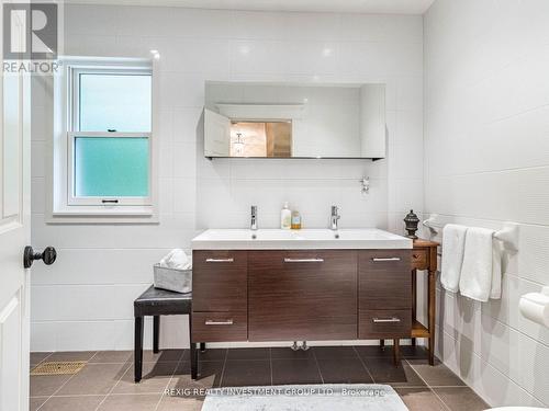 27 Cedar Drive, Caledon, ON - Indoor Photo Showing Bathroom