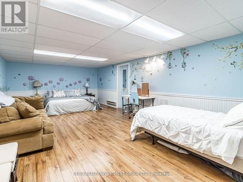 27 Cedar Drive, Caledon, ON - Indoor Photo Showing Bedroom