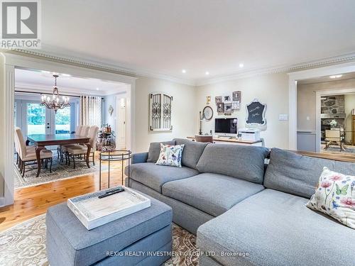 27 Cedar Drive, Caledon, ON - Indoor Photo Showing Living Room