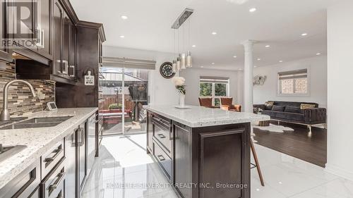 3 Split Rail Road, Brampton (Fletcher'S Creek South), ON - Indoor Photo Showing Kitchen With Double Sink With Upgraded Kitchen